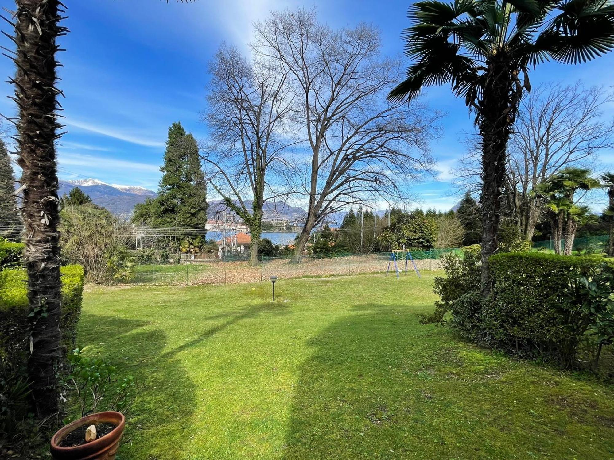 Lovingstresa3 Giardino Del Lago Exterior photo